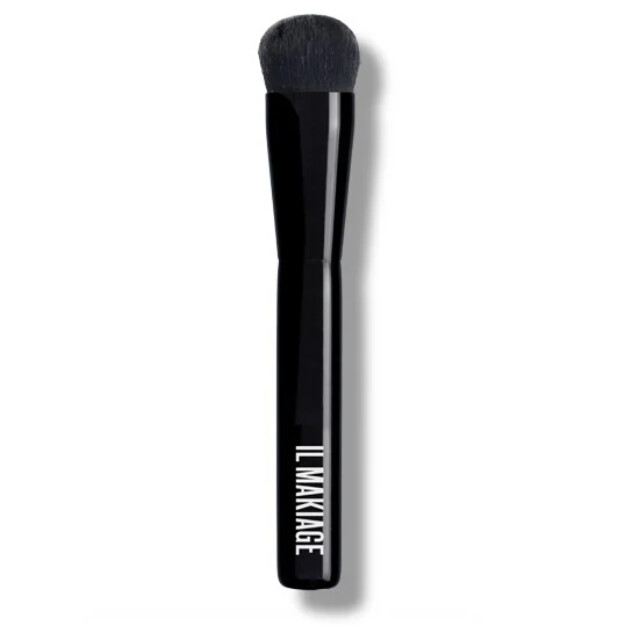 silk finish foundation brush 104